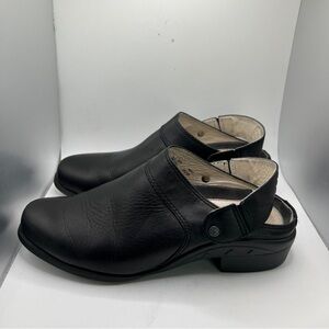 Women’s Ariat Slip-On Shoes Size 6.5